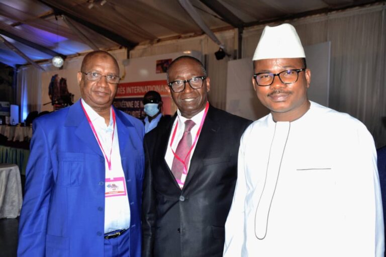 6bdd5b75-c2eb-461a-b28b-ad70b5e8d36b (1)